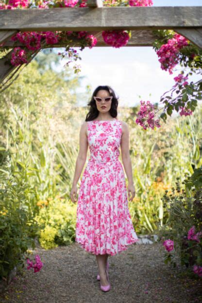 Kleider, Röcke, Blusen von Lena Hoschek