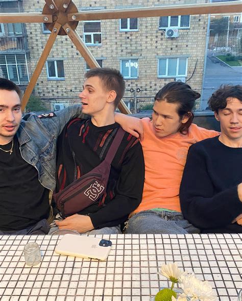 Kirill Dedov | Она сказала выбирай я или сироп… | Instagram