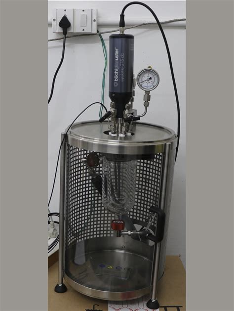 High Pressure Glass Reactor with Julabo