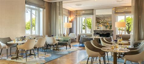 living room bar & kitchen geneva 1