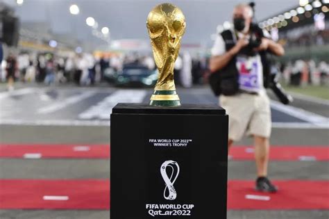 足球报：FIFA对英国的“暗示”，或推动中国举办2030世界杯 - 哔哩哔哩