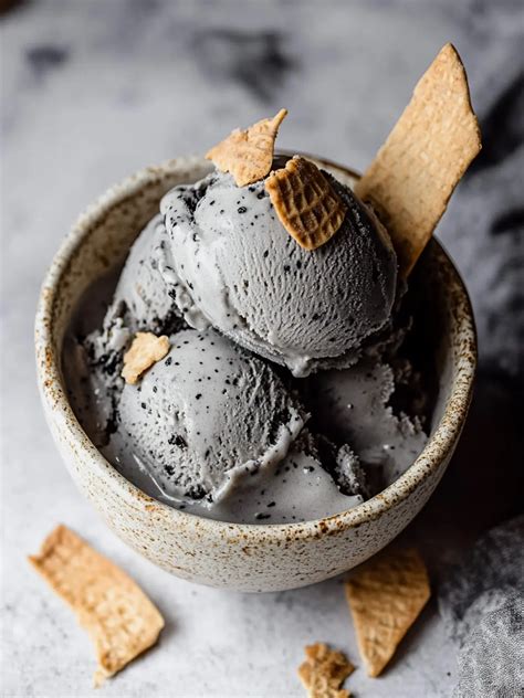 Toasted Black Sesame Ice Cream: A Creamy Summer Delight
