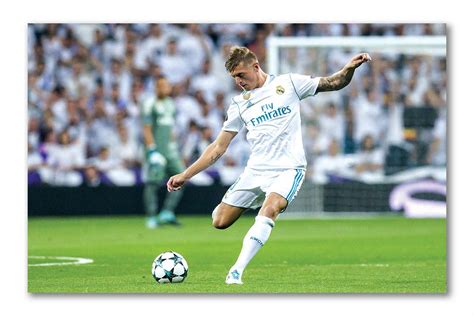 Tamatina Paper Football P89 Poster (Standard, Grey) : Amazon.in: Home ...