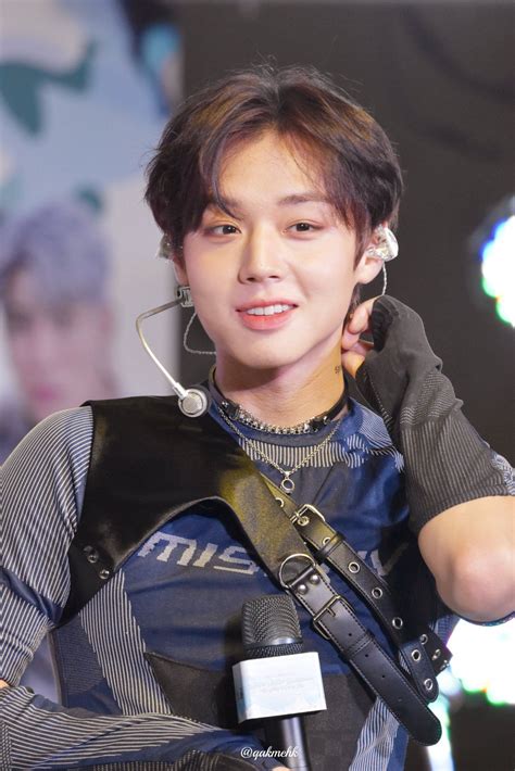 #parkjihoon #jihoon #solo #idol #actor #korea Park Jihoon L.o.v.e, Kpop, Mixed Kids Hairstyles ...
