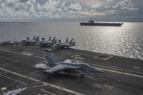 美媒：美军去年闯入南海10次、穿越台湾海峡13次，为近年最多_新浪新闻