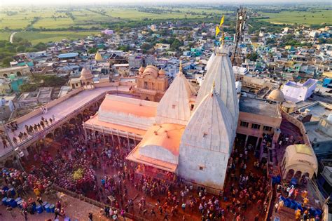 Holi in Braj 2026: Complete Guide to Barsana Lathmar, Vrindavan & Math ...
