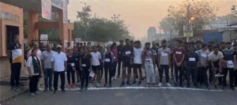 Dipak and Arya run to glory in GCOEN marathon event