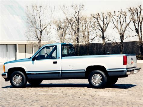 Why General Motors' GMT400 Truck Design Remains Legendary 30 Years ...