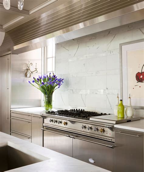 Modern White Kitchen Backsplash