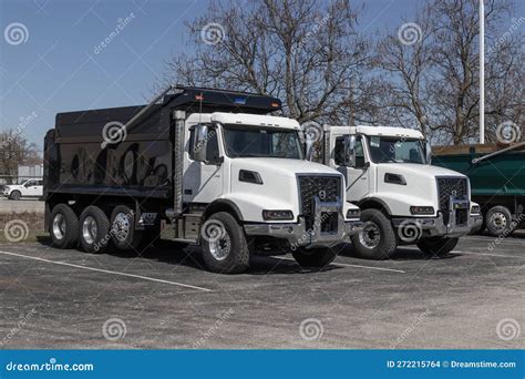Volvo Big-Rig Trucks 的图像结果