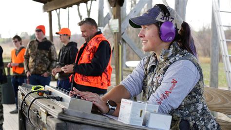 Random Lake, Wisconsin, students go hunting with guns in unique class