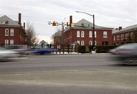 Fort Myer's Henry Gate to reopen Aug. 1 to authorized pedestrians ...