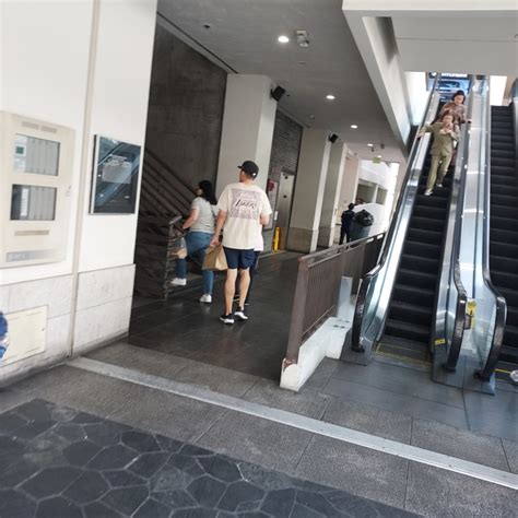 H-Mart @ MaDang Courtyard – Where to Shit in Los Angeles