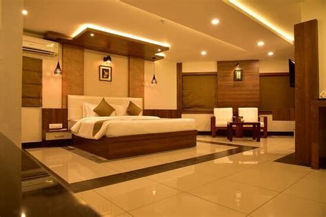 WHITE SUITE HOTEL (Kozhikode, Kerala) - Hotel Reviews, Photos, Rate ...