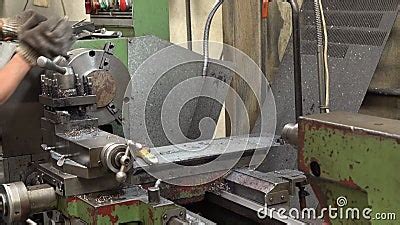 Lathe Machine Operator 的图像结果