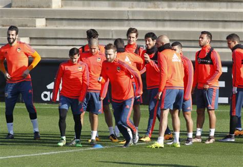 Comunio: Gayà, Mustafi, Danilo,Orban y André Gomes Apercibidos