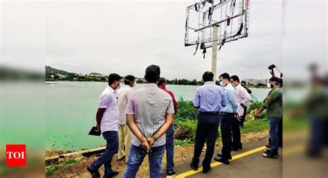 Chennai: Officials inspect Pallavaram lake encroachments | Chennai News ...