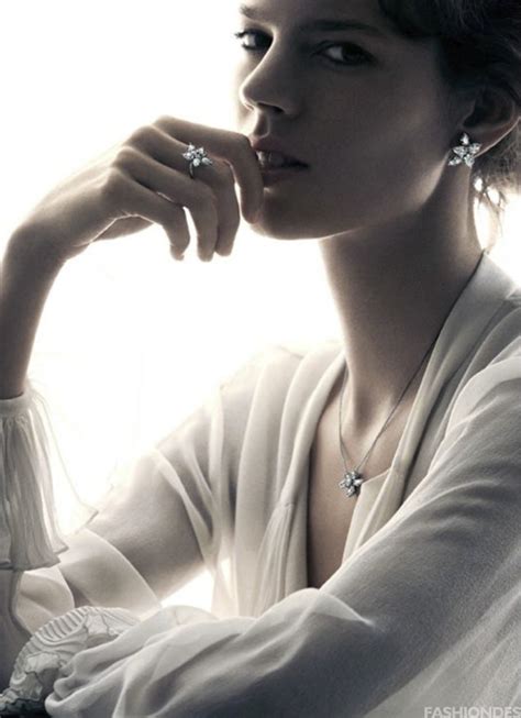 『珠宝』Harry Winston 推出 Marvelous Creations 高级珠宝系列：彩色宝石与自然生灵 | iDaily ...