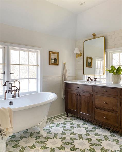 Traditional Bathroom Tile Ideas - 20 clever ways to achieve the classic ...