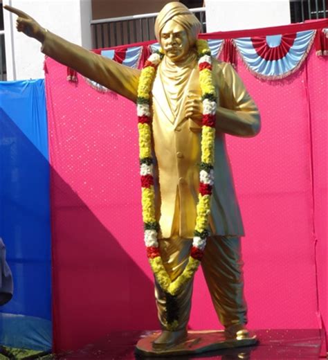 Bharathiar Statue | Sri Kanchi Mahaswami Vidya Mandir.