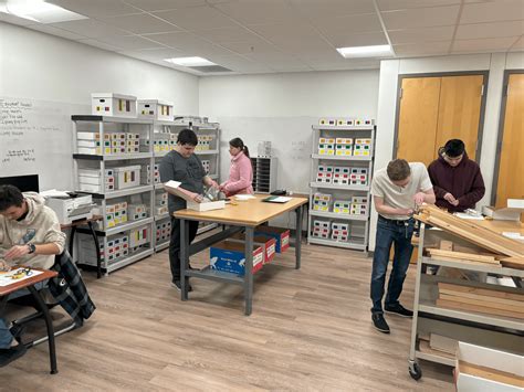 Local Adults Connection 的图像结果