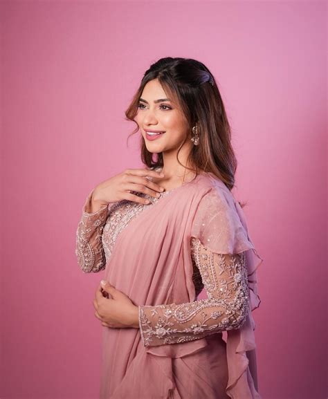 PHOTOS: Nagma Mirajkar Graces the Scene in a Pink Saree