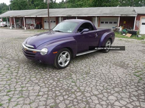 2004 Chevrolet Ssr Base Convertible 2 - Door 5. 3l