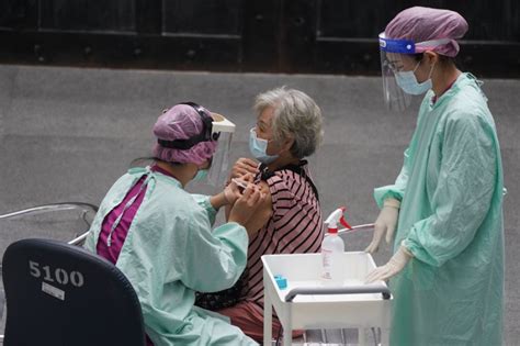 36人接种疫苗后死亡，韩国政府刚刚做了个决定_手机新浪网