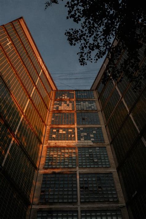 Old Office Building 的图像结果