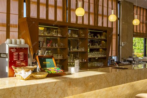 拐角吧台水吧弧形收银大理石酒吧桌商用店铺咖啡前台创意简约现代-阿里巴巴