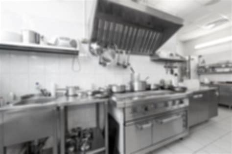 Clean Restaurant Kitchen 的图像结果