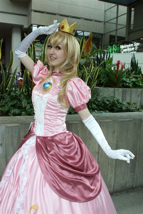 Series: Super Smash Bros. Brawl Cosplay: Princess Peach Location ...