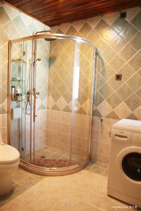 混搭风格二室一厅小卫生间干湿分离淋浴房洗手台装修图片 – 设计本装修效果图