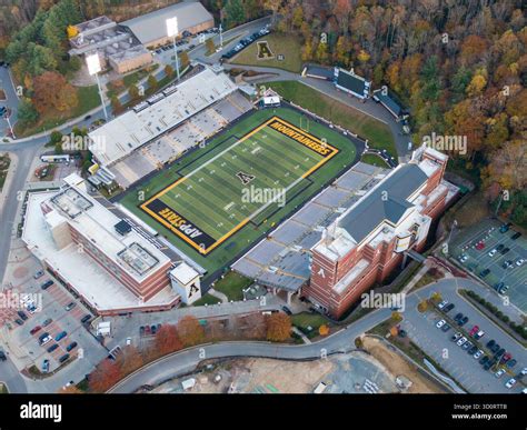 Appalachian state campus in boone hi-res stock photography and images ...