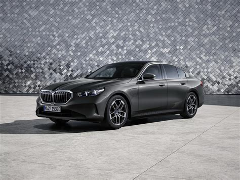 Представлен совершенно новый седан BMW 5-Series 2024. Это самое ...