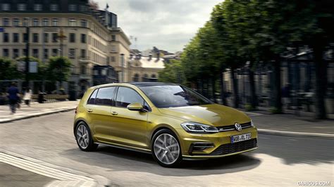 2017 Volkswagen Golf 7 R-Line Facelift | Front Three-Quarter