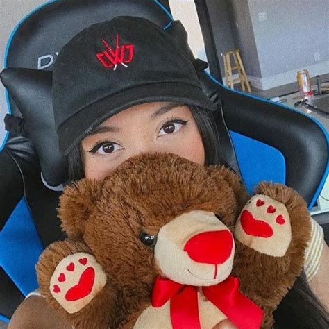 CWC Regina Phone Case 的图像结果