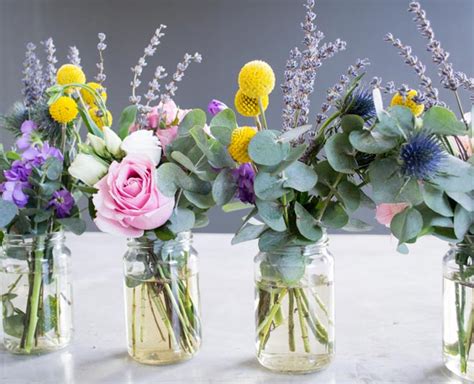 घर को डिफरेंट लुक देने के लिए इस तरह लगाएं मेसन जार में पौधे | which ...