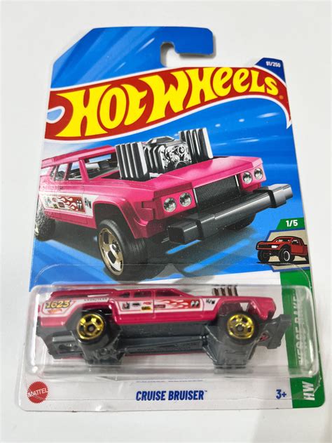 Hot Wheels : Cruise Bruiser - pink – Zoomsters India