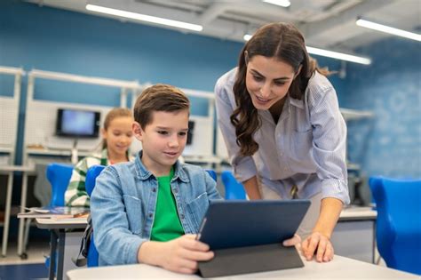Teacher using ai Images - Free Download on Freepik