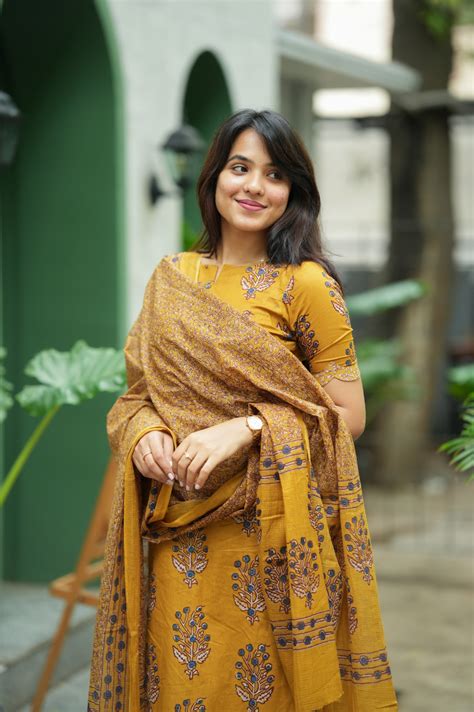 Yashi collection – SANA