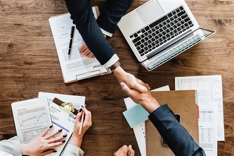 Insurance man | Good hands for the good life