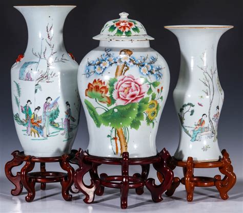 #205: THREE CHINESE EXPORT PORCELAIN VASES