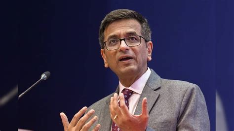 ആകാശവാണിയിൽ അവതാരകനായിരുന്ന കാലം അനുസ്മരിച്ച് ചീഫ് ജസ്റ്റിസ് ഡിവൈ ...