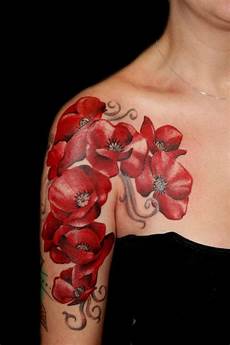 tatuaggi fiori braccia tatuaggi fiori sul braccio quali scegliere consigli e foto tatuaggi fiori braccia tatuaggi fiori sul braccio quali scegliere consigli e foto