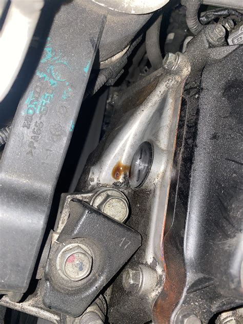 Oil leak? | 8th Generation Honda Civic Forum