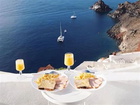 All about diversification - Search for UFOs, track lions with Airbnb ...