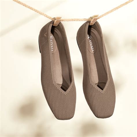 Square-Toe V-Cut Flats (Margot™ 2.0), ESPRESSO, EU35 | VIVAIA