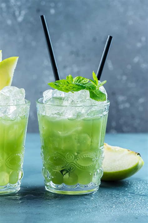 Green Apple Mojito - HowdyKitchen