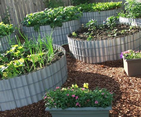 Amazing Beautiful Round Raised Garden Bed Ideas 7 - Decor & Gardening ...
